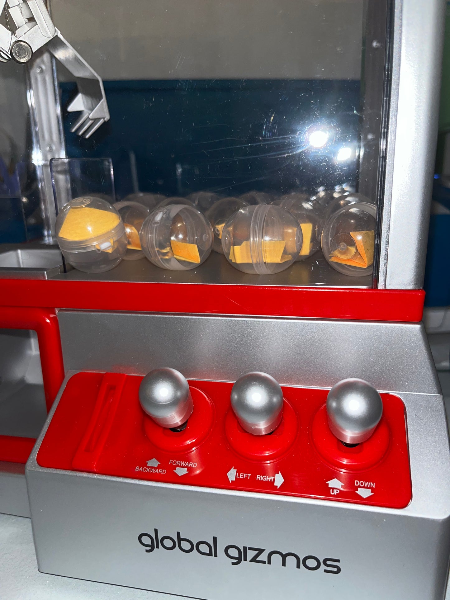 Claw machine game